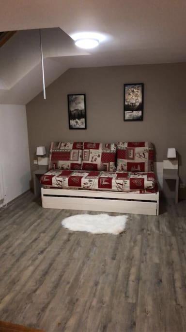 Les Déserts Au Bout Du Bois Piscine Sauna Hammam Accessible En Saison Et Le Logement Accessible Toute L Annee מראה חיצוני תמונה